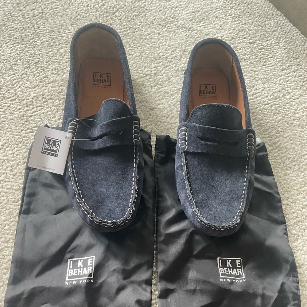 Ike Behar Navy Men’s Size 10 Slip-on loafers - new with tags never been worn